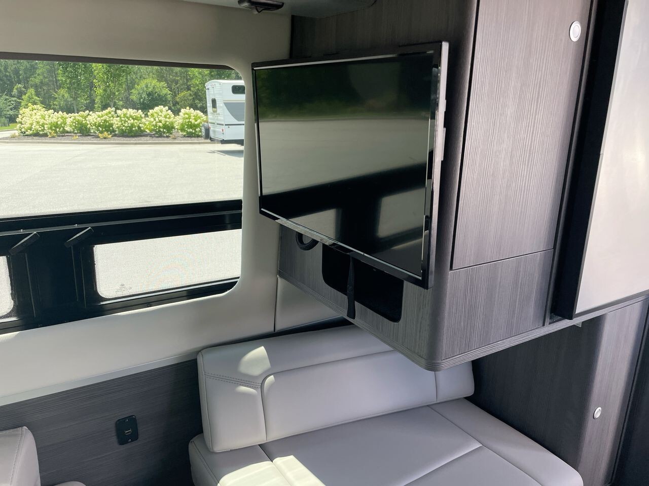 2023 Airstream Interstate 19