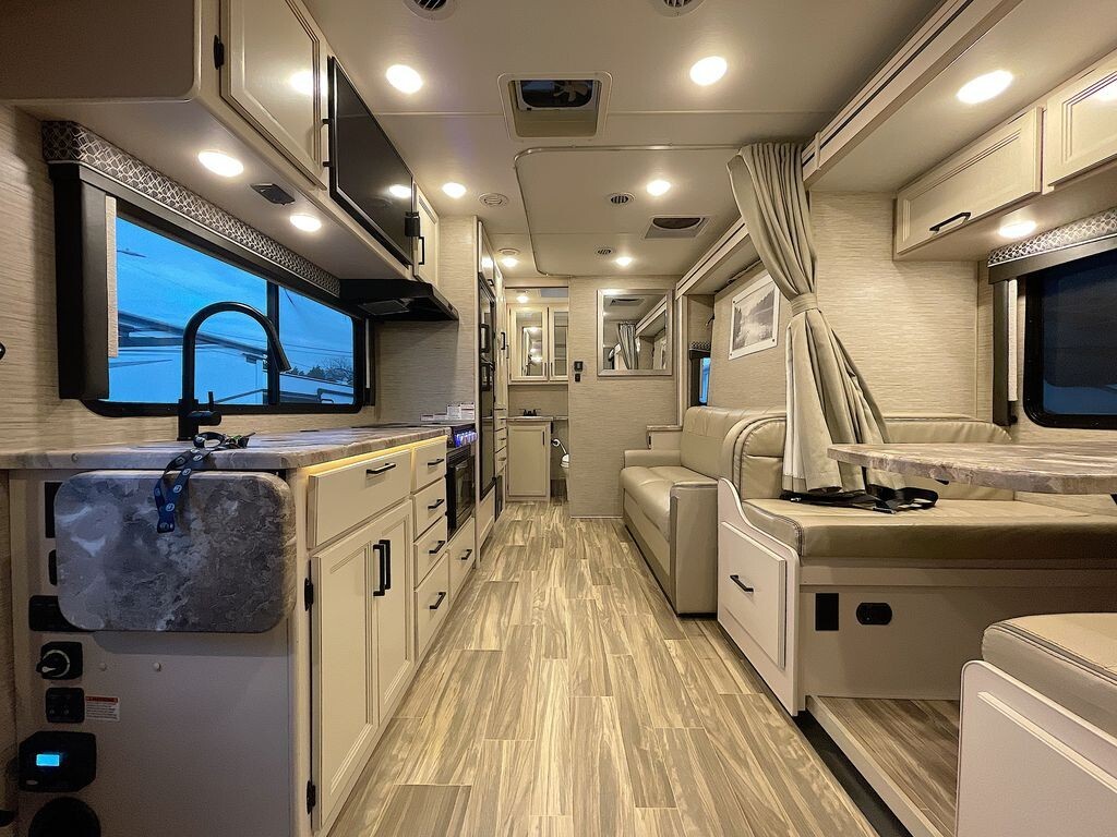 2023 Thor Motor Coach Four Winds Sprinter