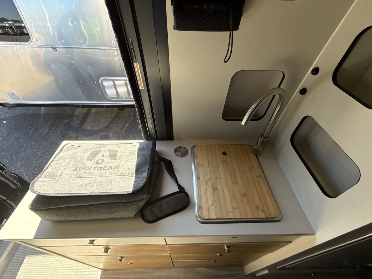 2024 Airstream Rangeline