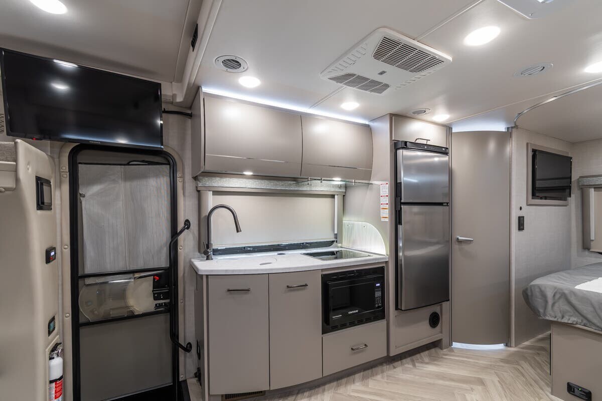 2025 Thor Motor Coach Tiburon