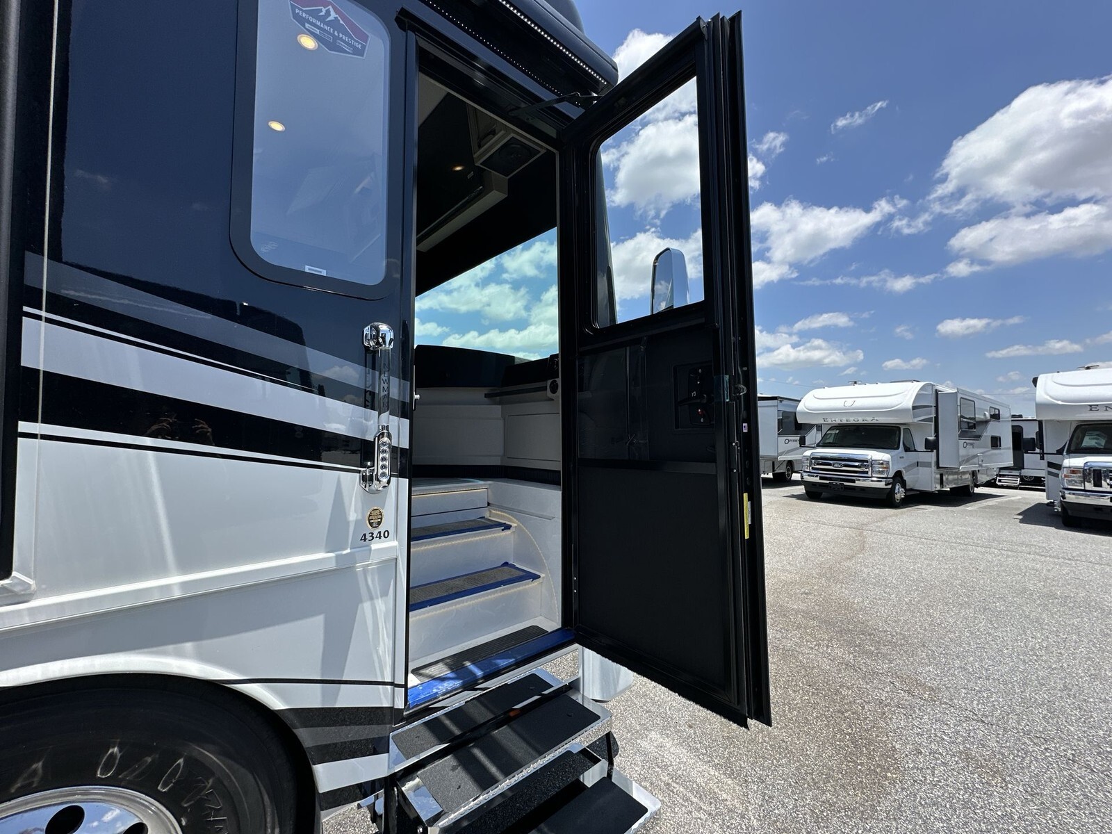 2026 Newmar Dutch Star