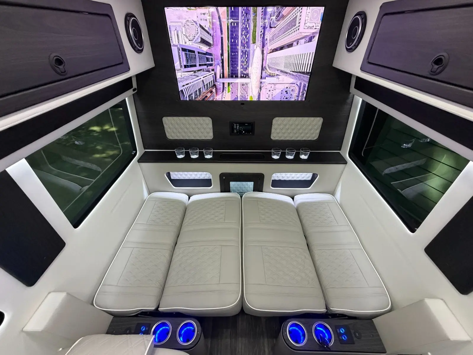 2026 Mercedes-Benz vDrive 10OB Luxury Transport