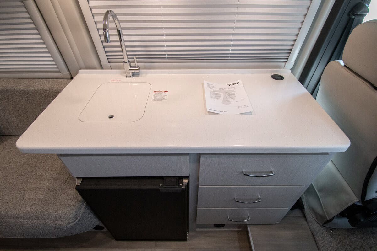 2026 Thor Motor Coach Tellaro