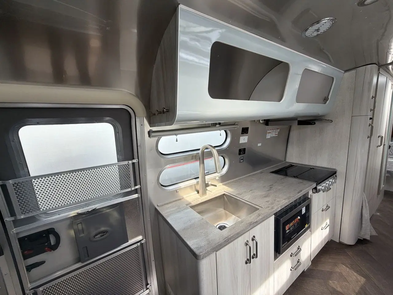 2027 Airstream International