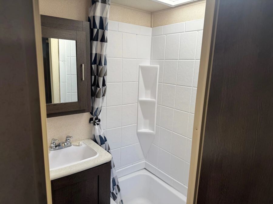 2019 Forest River 282 QBXL TT FOREST RIVER 282QBXL 1 SLIDE