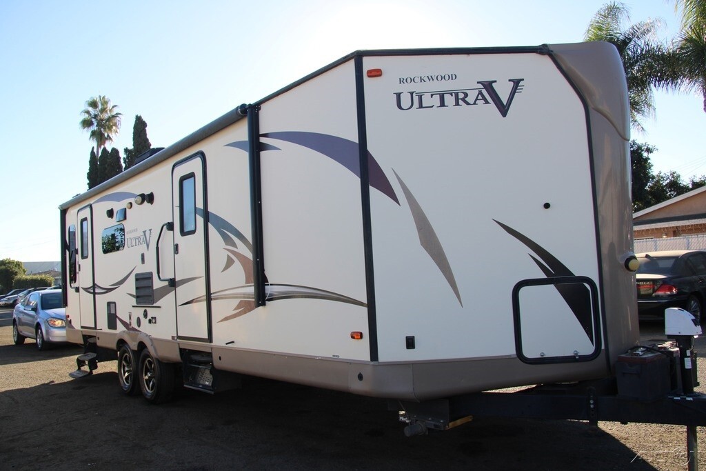2018 Forest River Rockwood ultra V Travel Trailer Travel Trailer