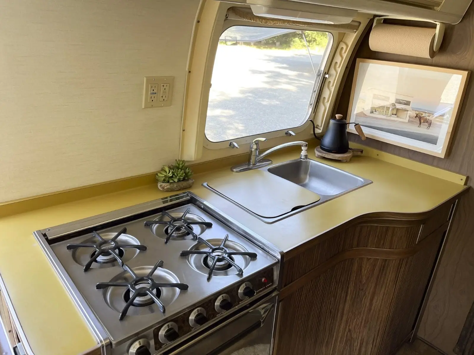 1974 Airstream International Land Yacht Sovereign