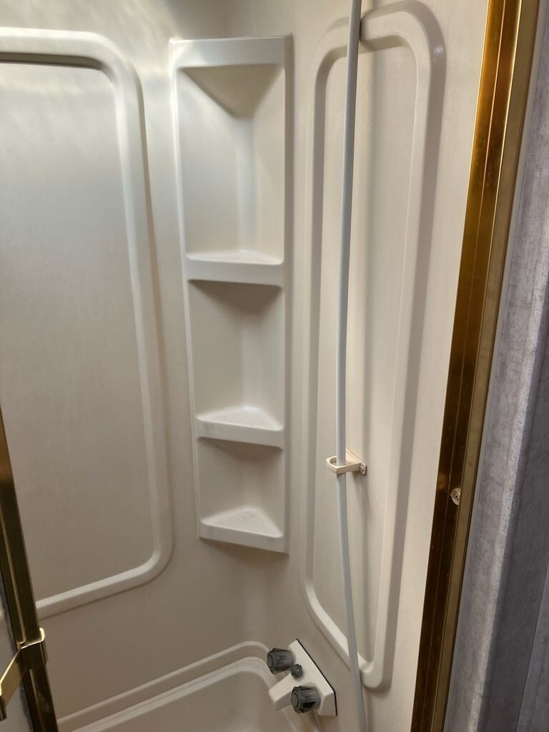 2002 Damon Challenger Class A Motorhome