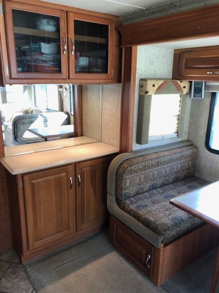 2006 National RV Dolphin Class A Motorhome