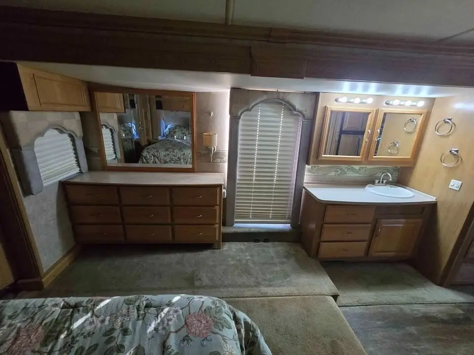 2007 Fleetwood Bounder Motorized Class A
