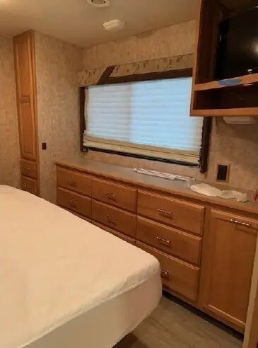 2007 Winnebago Voyage Motorized Class A