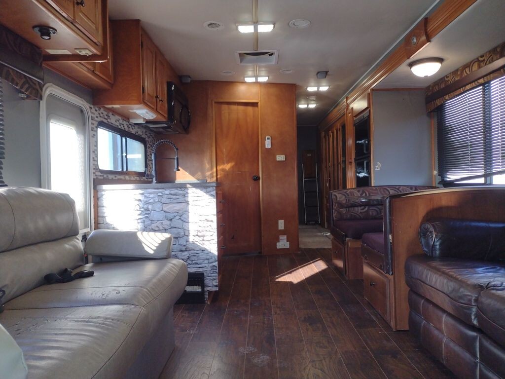 2008 Gulf Stream SUPERNOVA