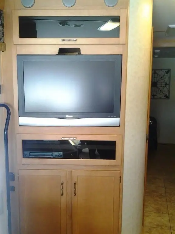 2008 Winnebago Voyage Motorized Class A
