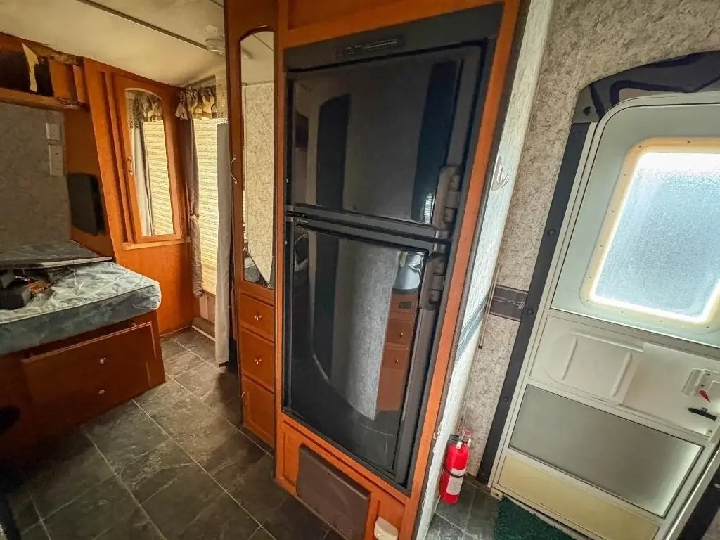 2009 WILDWOOD 27 FBSRV Toy Hauler - Travel Trailer