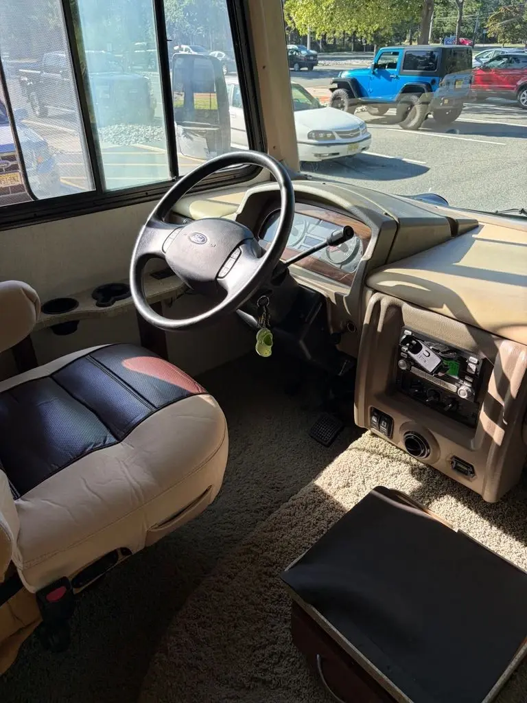 2011 Fleetwood Bounder Classic Class A Motorhome
