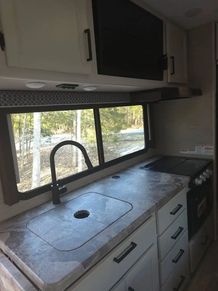 2013 Thor Motor Coach Four Winds Sprinter Class C Motorhome
