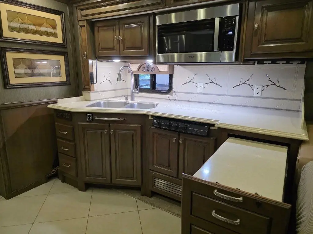 2013 Tiffin Motorhomes Phaeton Class A Motorhome