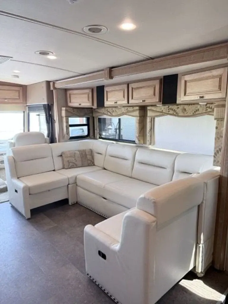 2014 Itasca Sunova Class A Motorhome