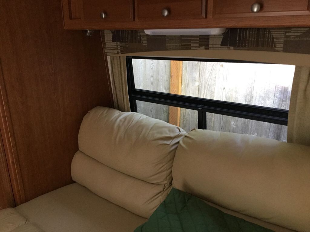 2014 Phoenix Cruiser Motorhome Class B Motorhome