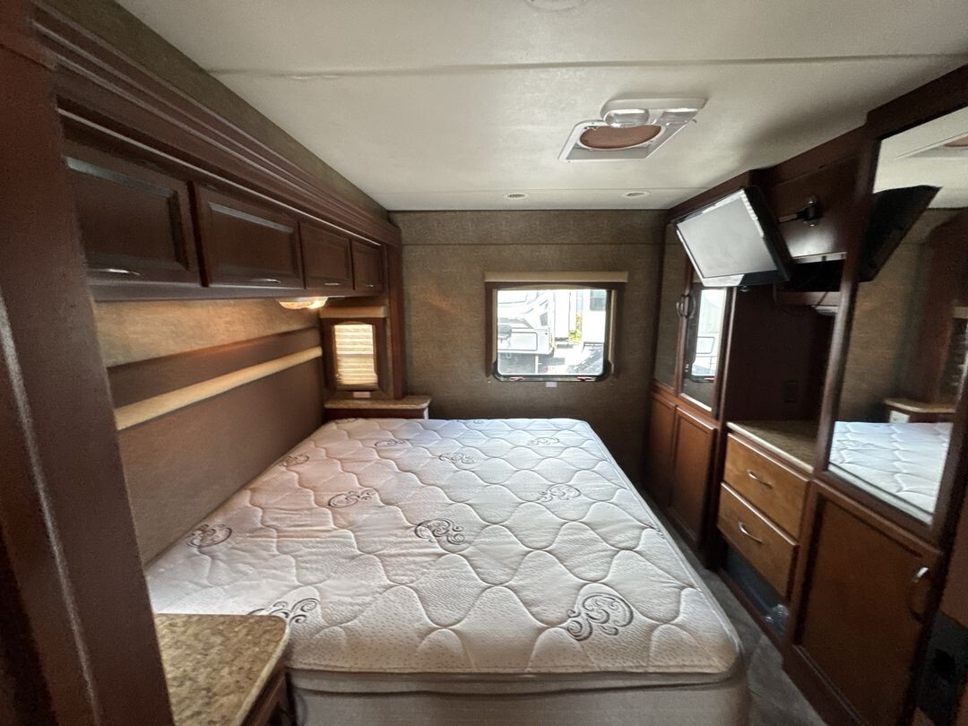 2014 Thor Motor Coach ACE