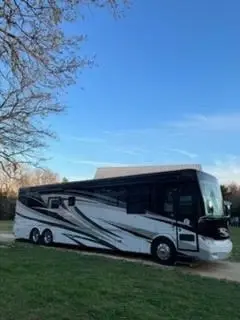 2014 Tiffin Motorhomes Allegro Bus Motorized Class A