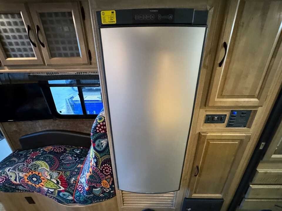 2015 WHITE COACHMEN PRISM