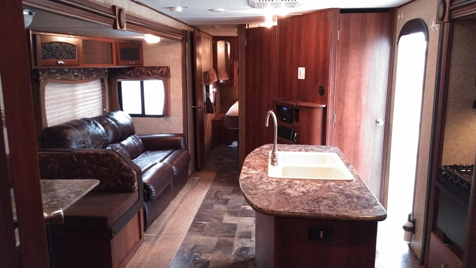 2015 PRIME TIME Freedom Express Ultra-Lite Travel Trailer