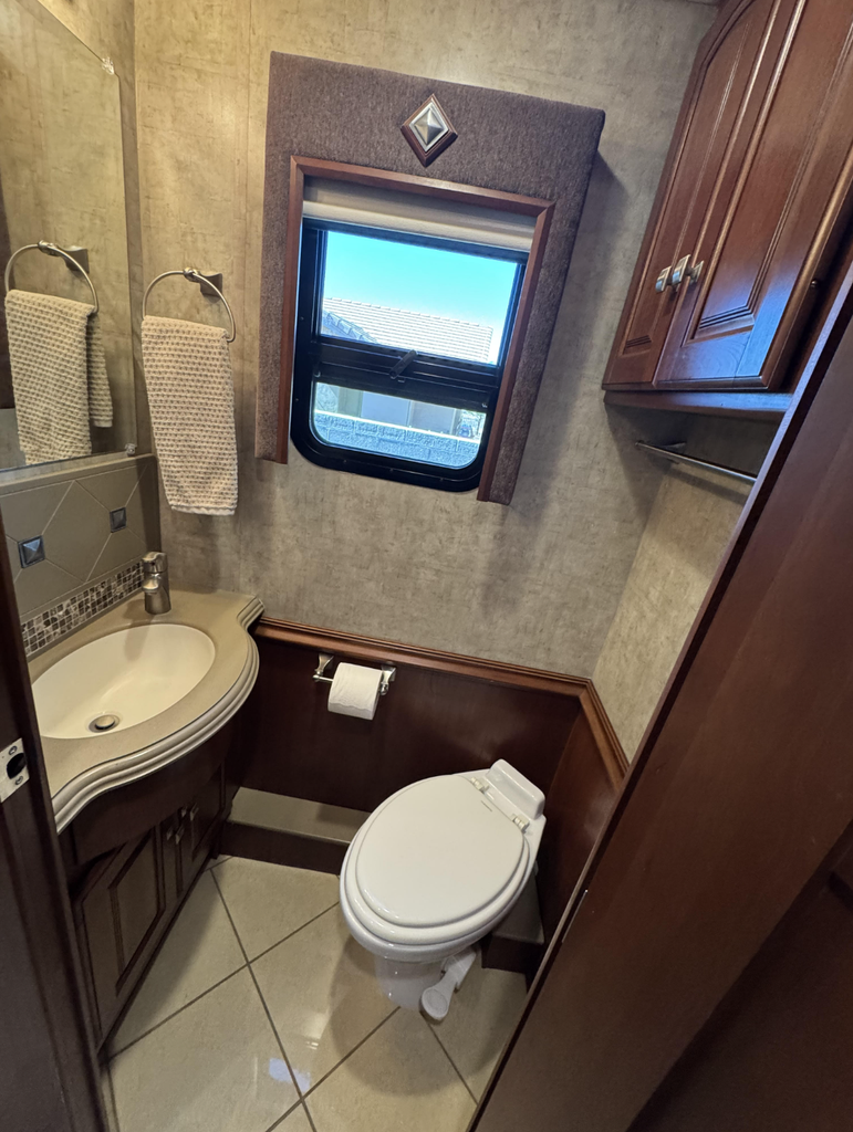 2015 Winnebago Journey Class A Motorhome