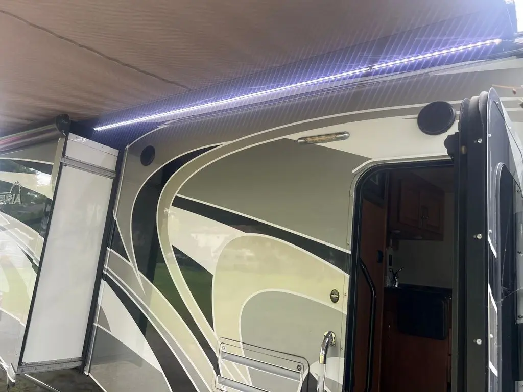 2016 Winnebago Itasca Cambria Class C Motorhome