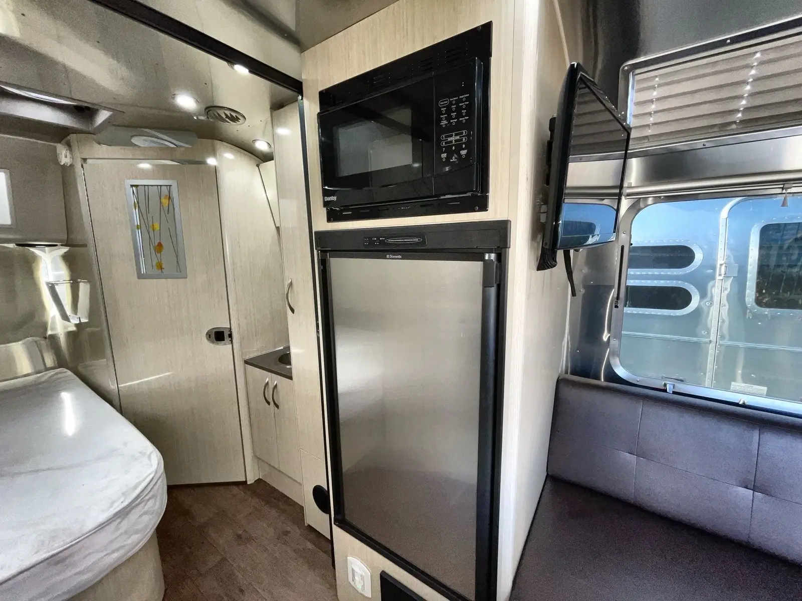 2017 Airstream International Serenity
