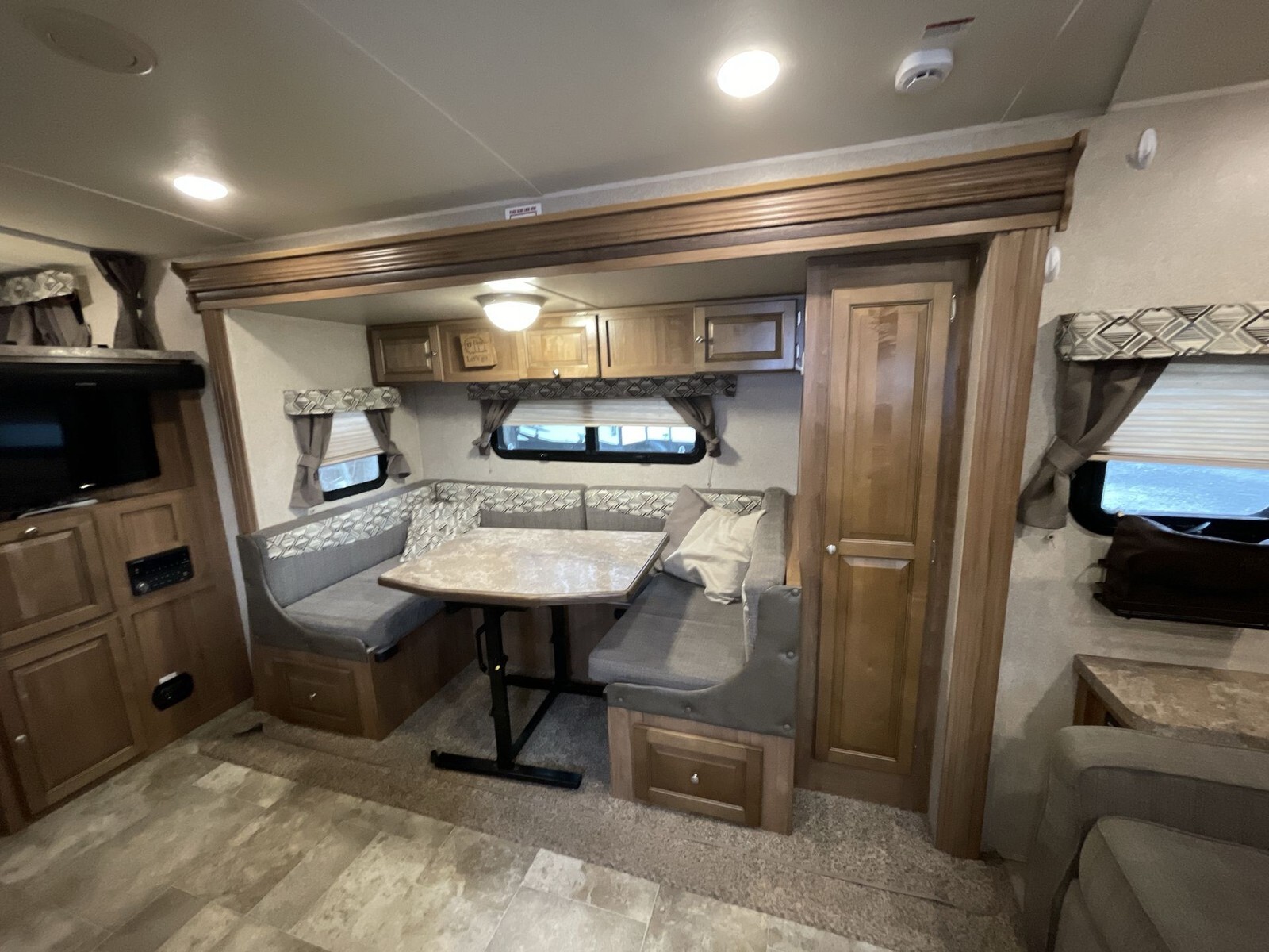 2017 Forest River FLAGSTAFF