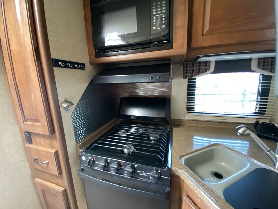 2017 Lance Lance Truck Camper