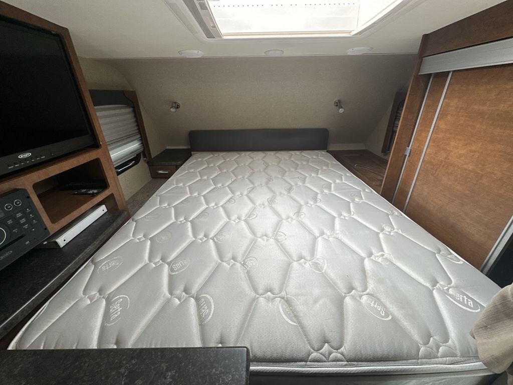 2017 Lance Lance Truck Camper