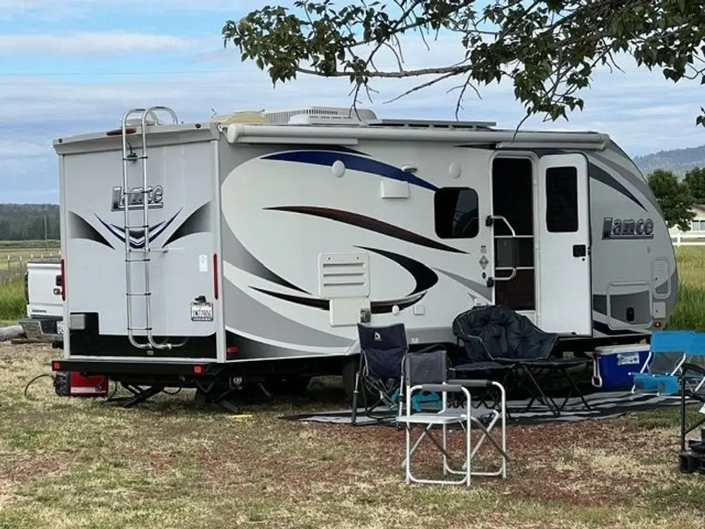 2017 Lance Travel Trailer Travel Trailer