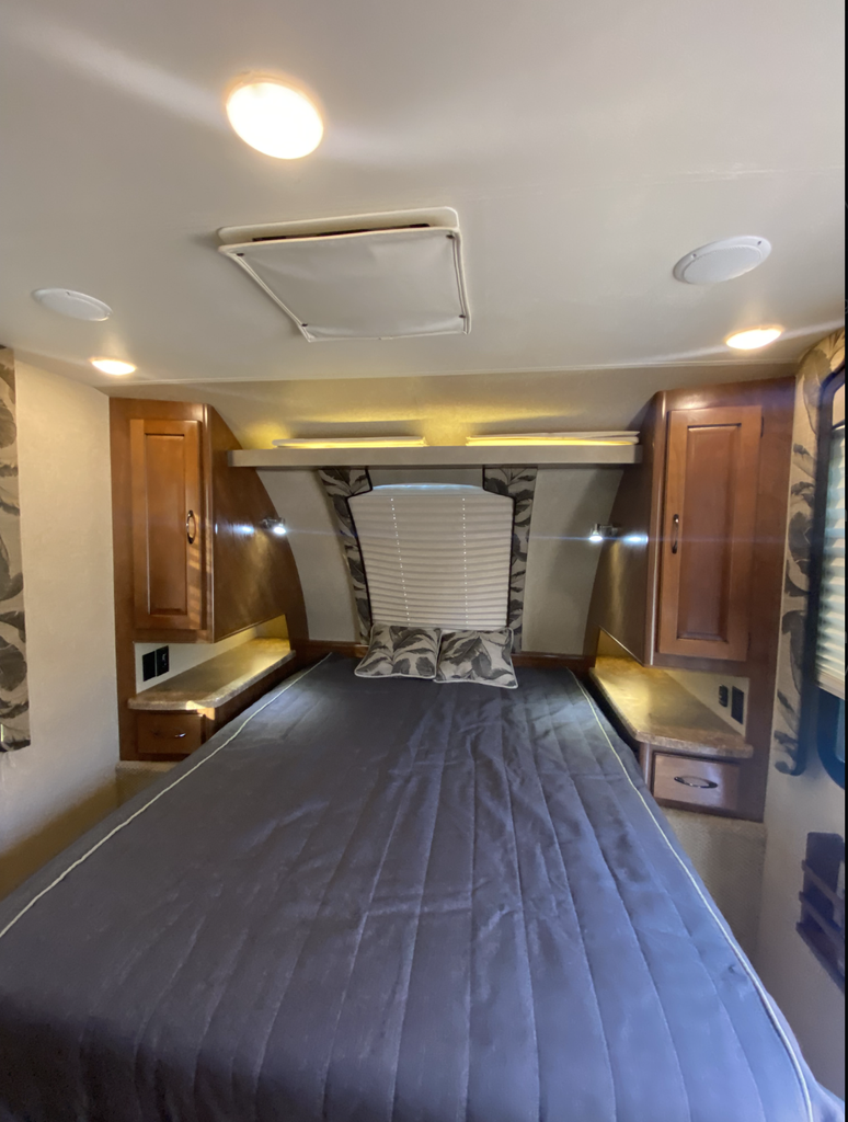 2017 Lance Travel Trailer Travel Trailer