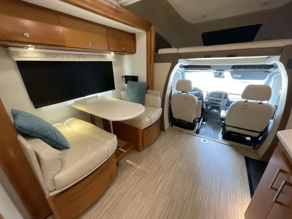 2017 Tiffin Motorhomes Wayfarer