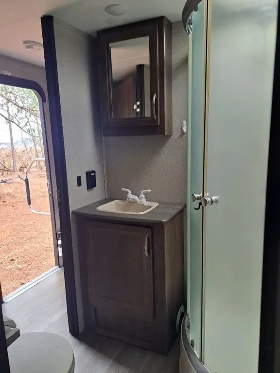 2018 Dutchmen Coleman Lantern Travel Trailer