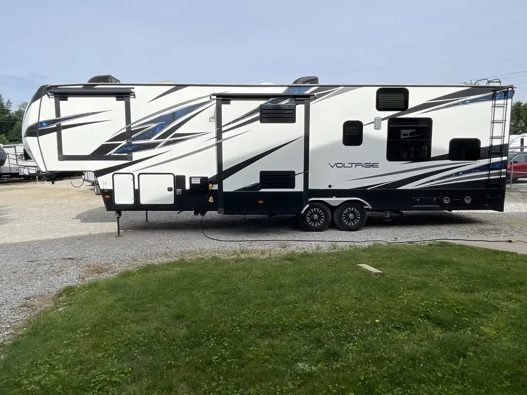 2018 Dutchmen Voltage V-Series