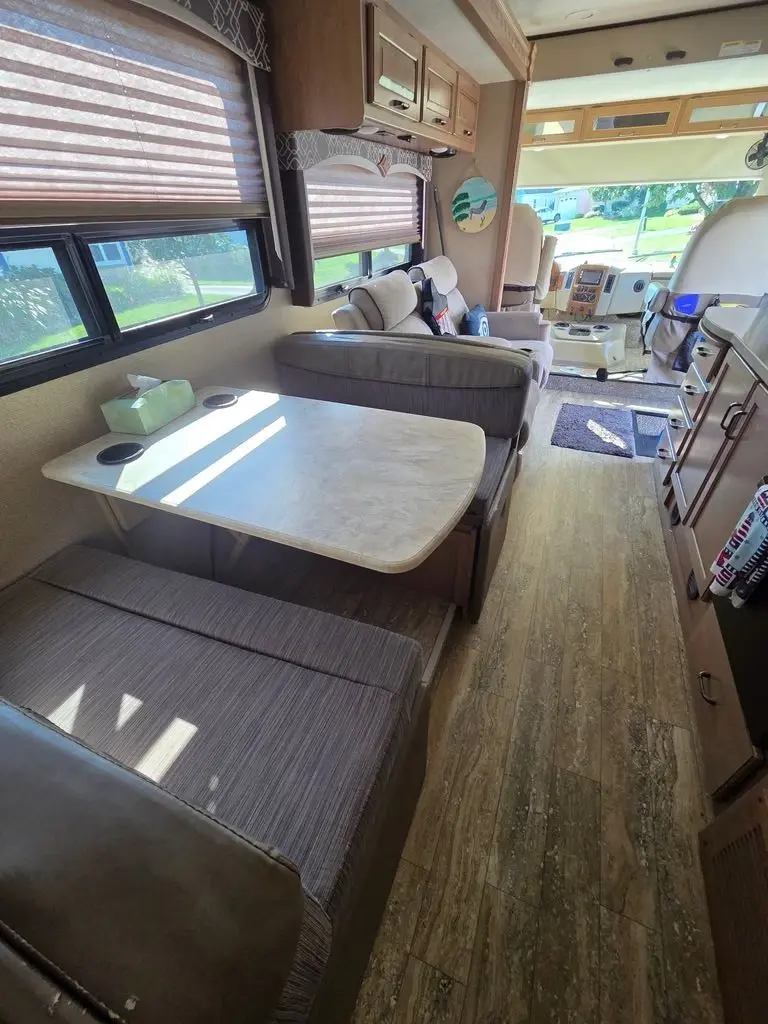 2018 Thor Motor Coach Hurricane Class A Motorhome