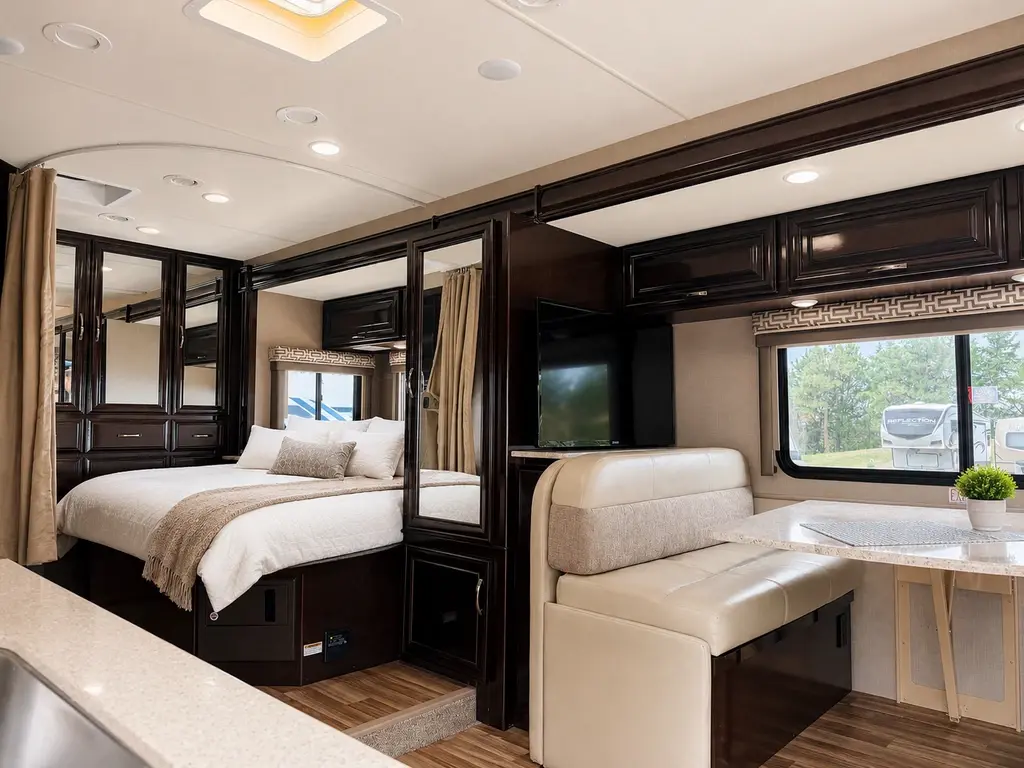 2018 Thor Motor Coach Quantum Class C Motorhome