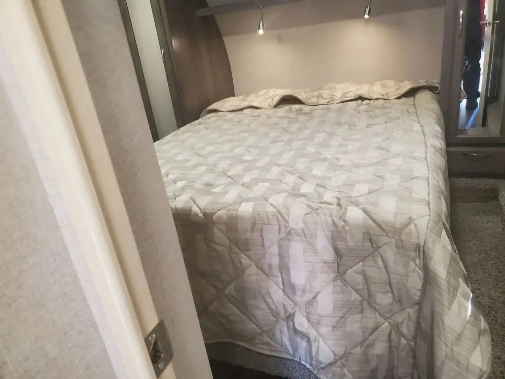 2018 Winnebago Minnie Plus Fifth Wheel