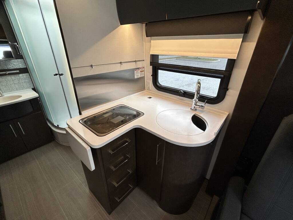 2019 Leisure Travel UNITY U24MB