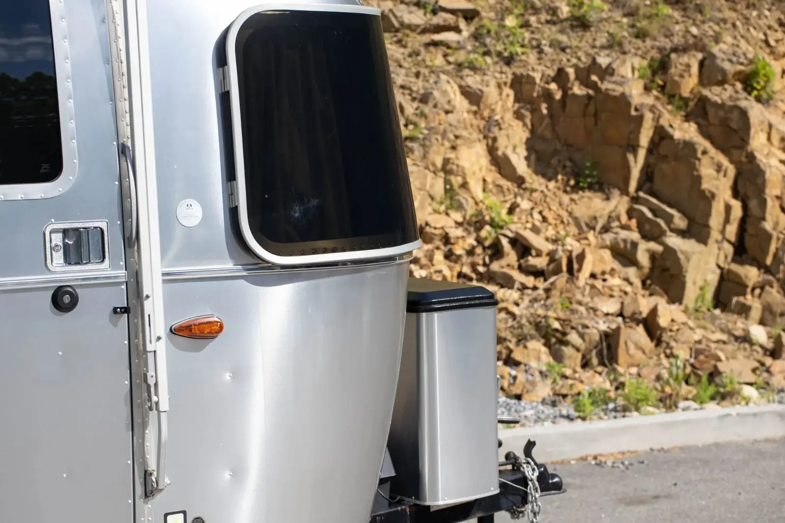 2021 Airstream Bambi 16' - Queen Bed & Zip Dee Awning