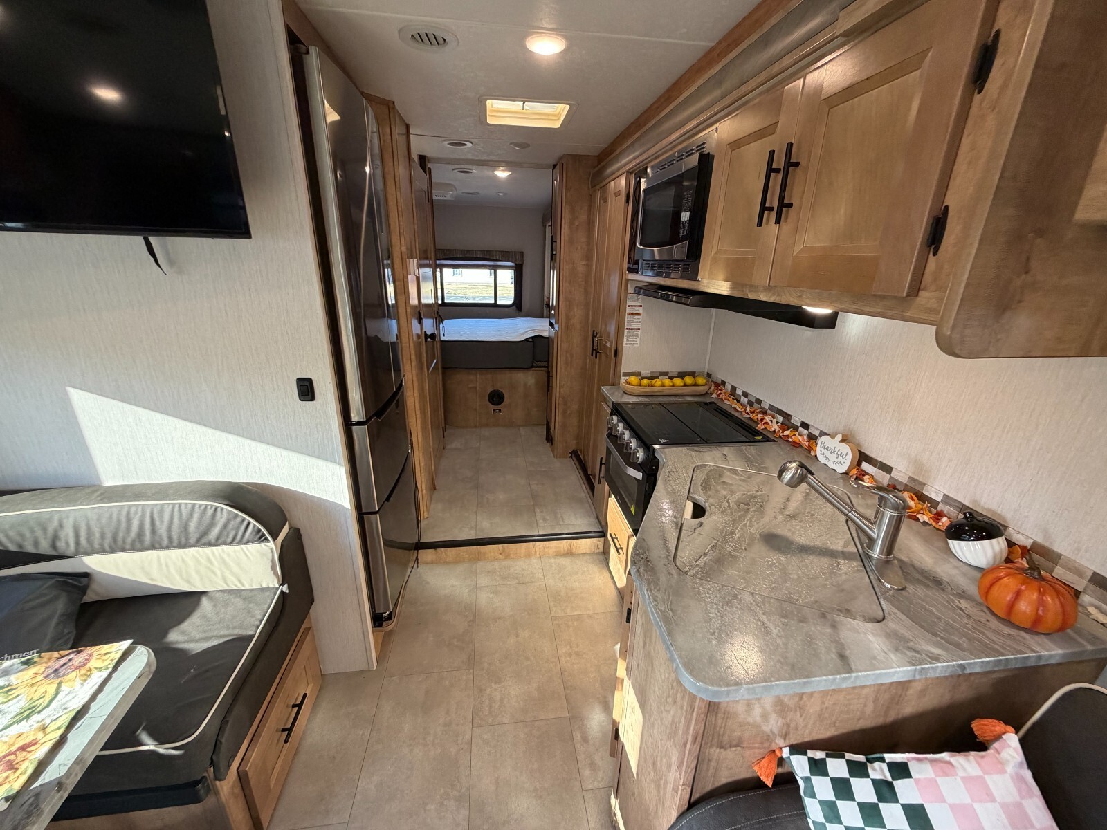 2021 Coachmen Leprechaun