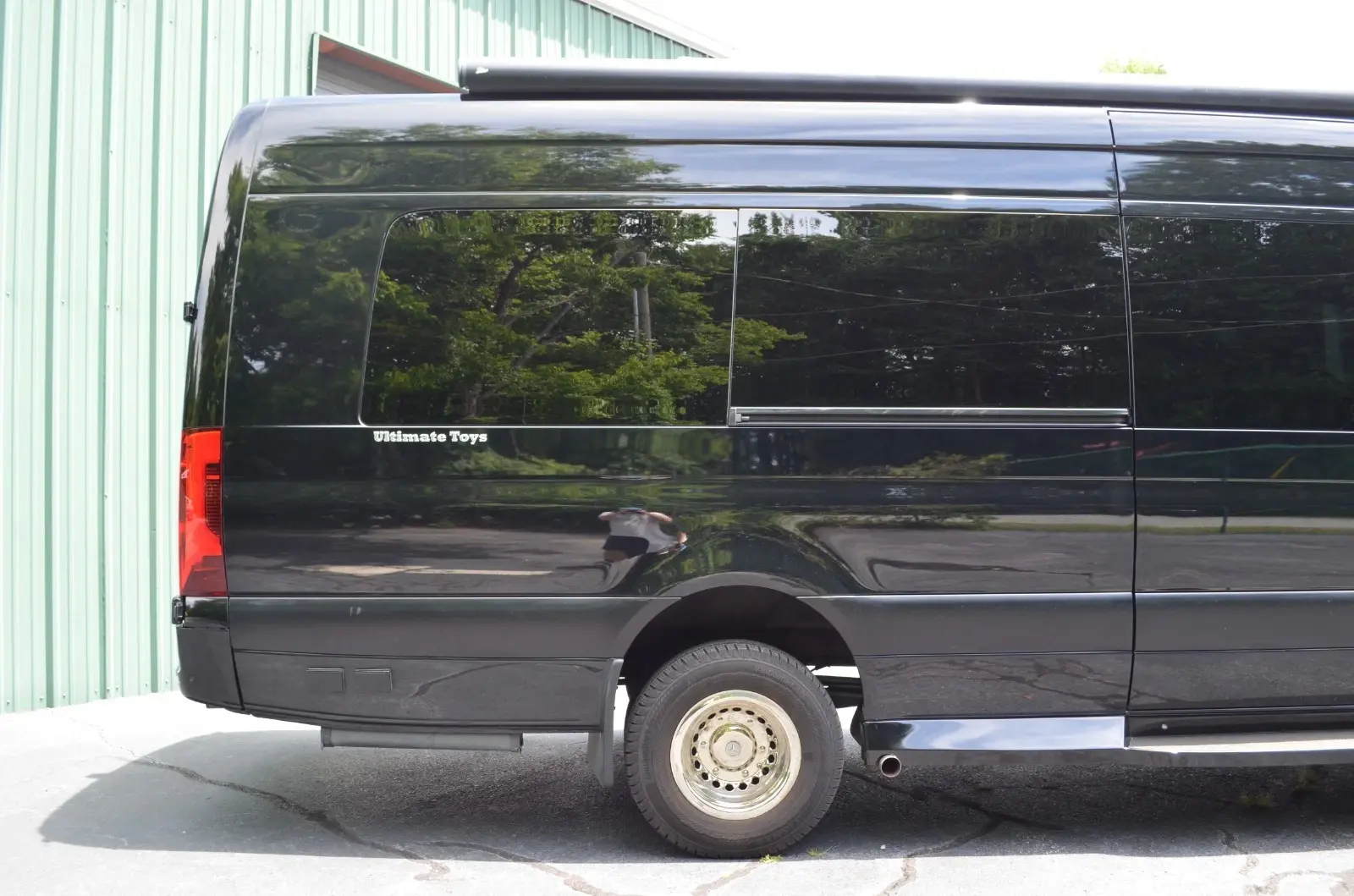 2021 Mercedes 3500 Custom Sprinter Motorized Class B