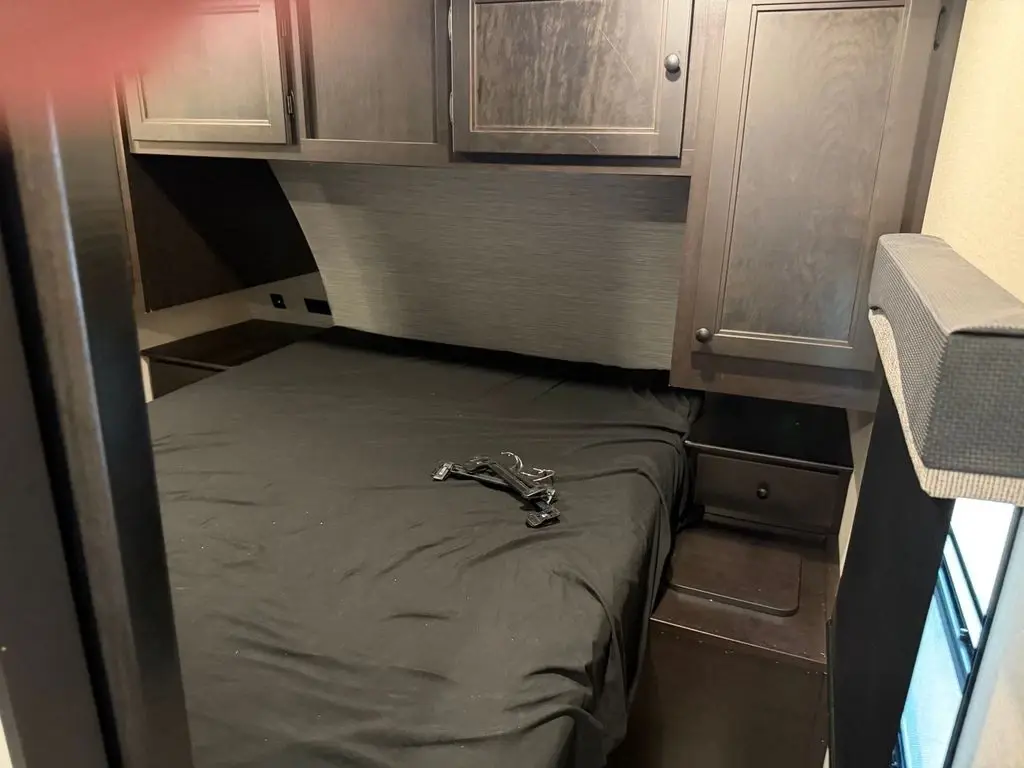 2022 Starcraft Super Lite Travel Trailer