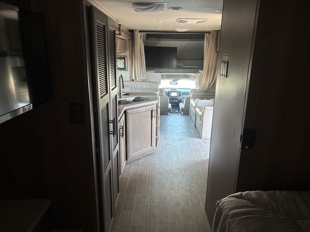 2022 Thor Motor Coach Omni