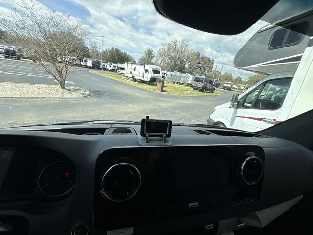 2022 Thor Motor Coach Tiburon