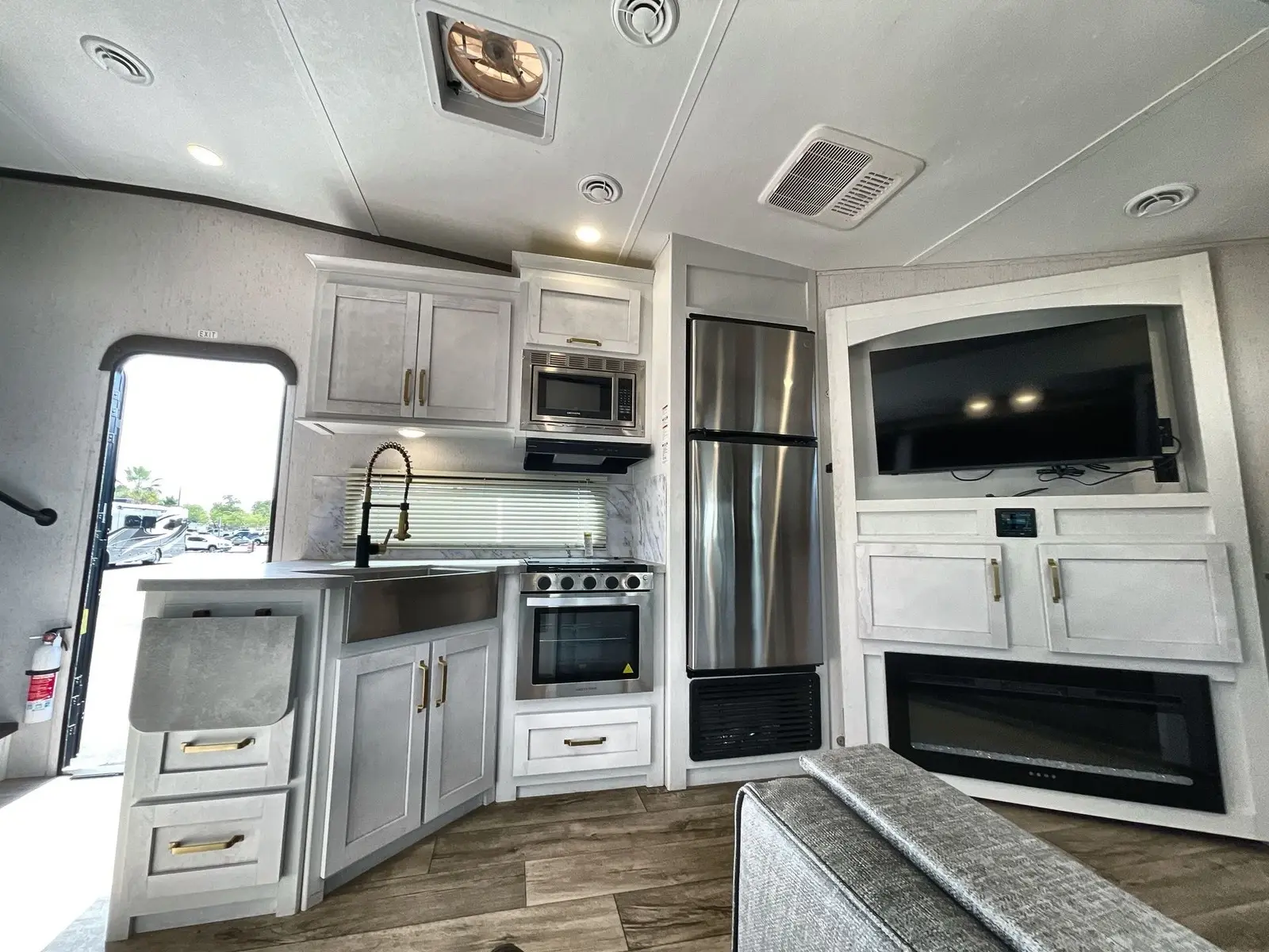 2023 Dutchmen Astoria 1500 Series