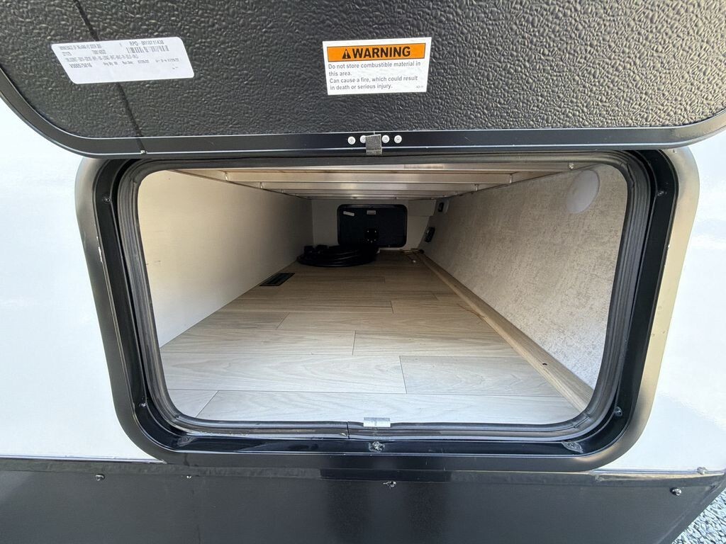 2023 Winnebago Minnie